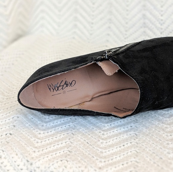 Mossimo Vegan Black Suede Heeled Booties - Picture 4 of 4